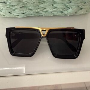 Louis Vuitton evidence sunglasses